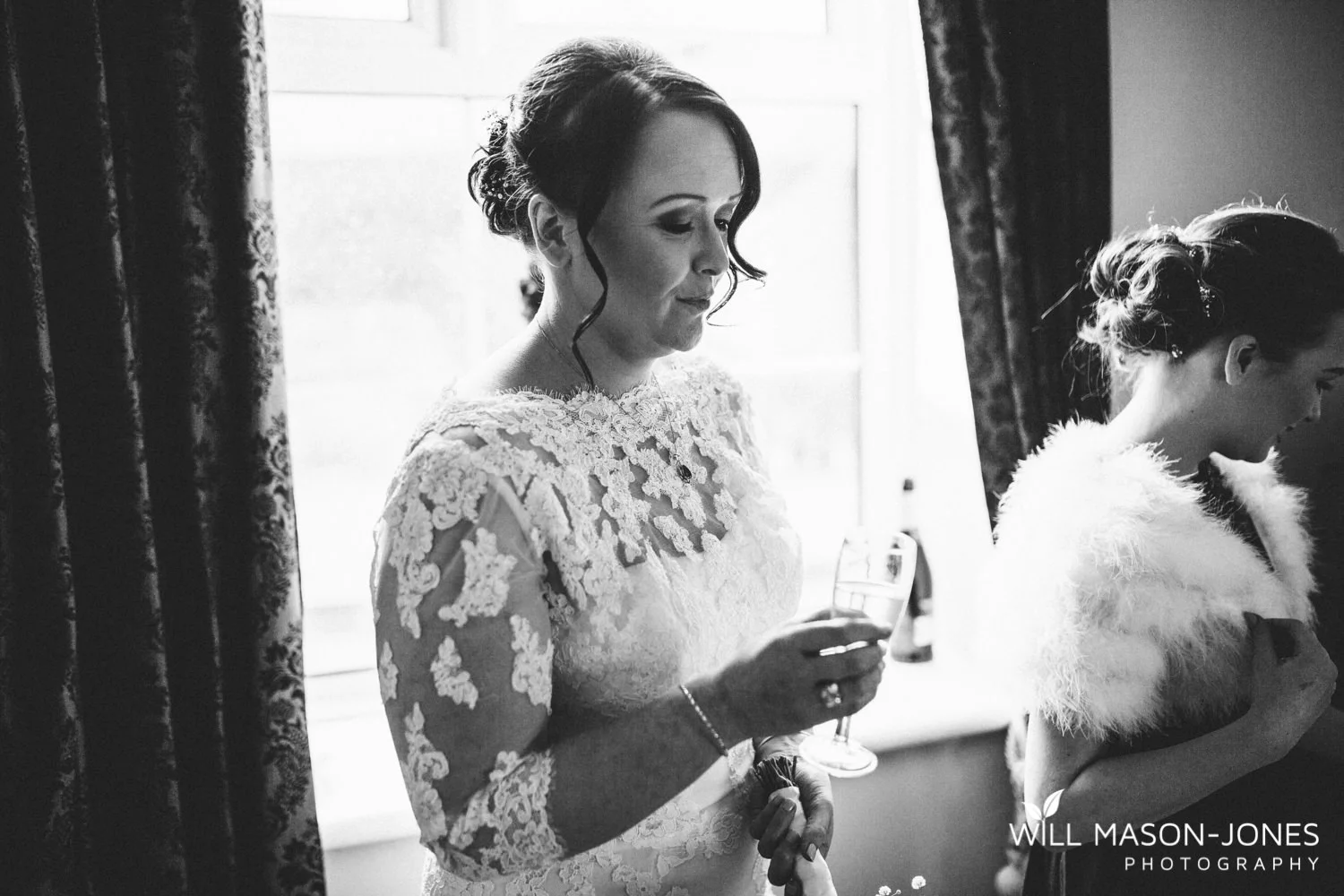 the-manor-crickhowell-wedding-documentary-photographer