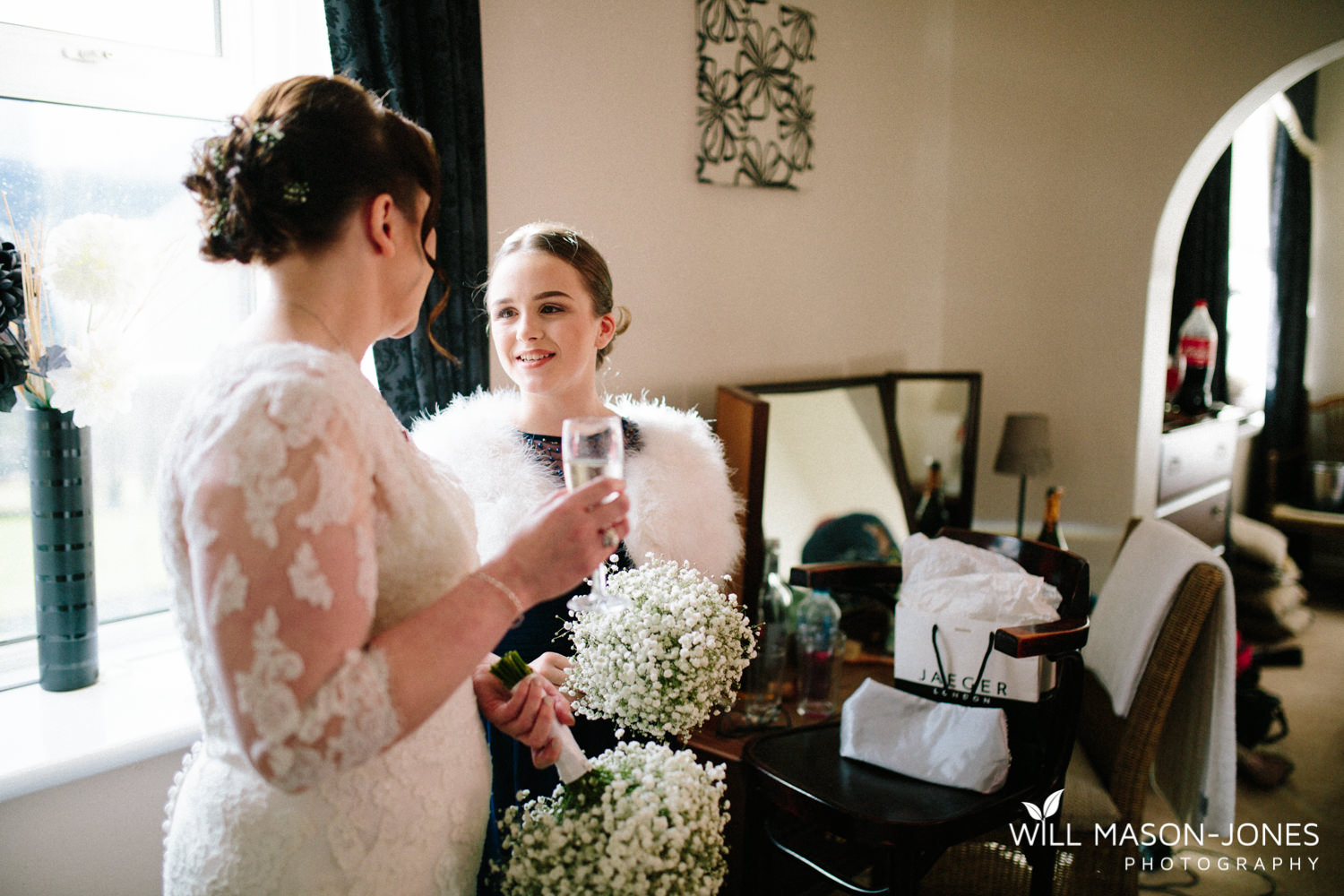 the-manor-crickhowell-wedding-documentary-photographer