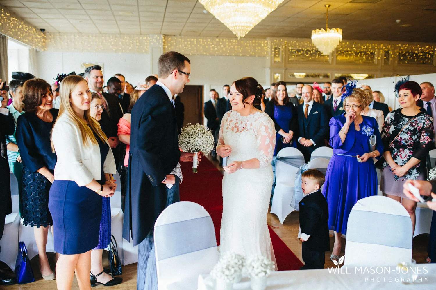 the-manor-crickhowell-wedding-documentary-photographer