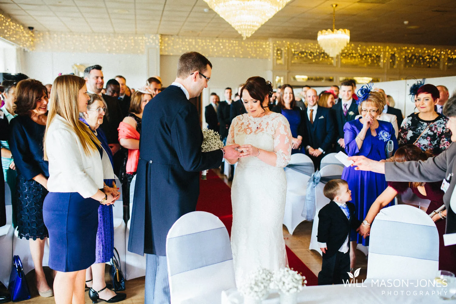 the-manor-crickhowell-wedding-documentary-photographer