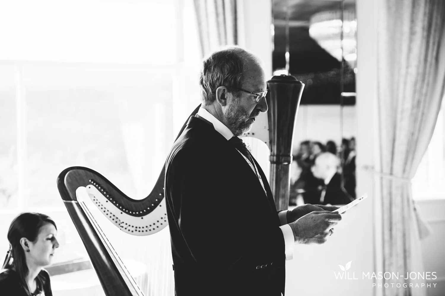 the-manor-crickhowell-wedding-documentary-photographer