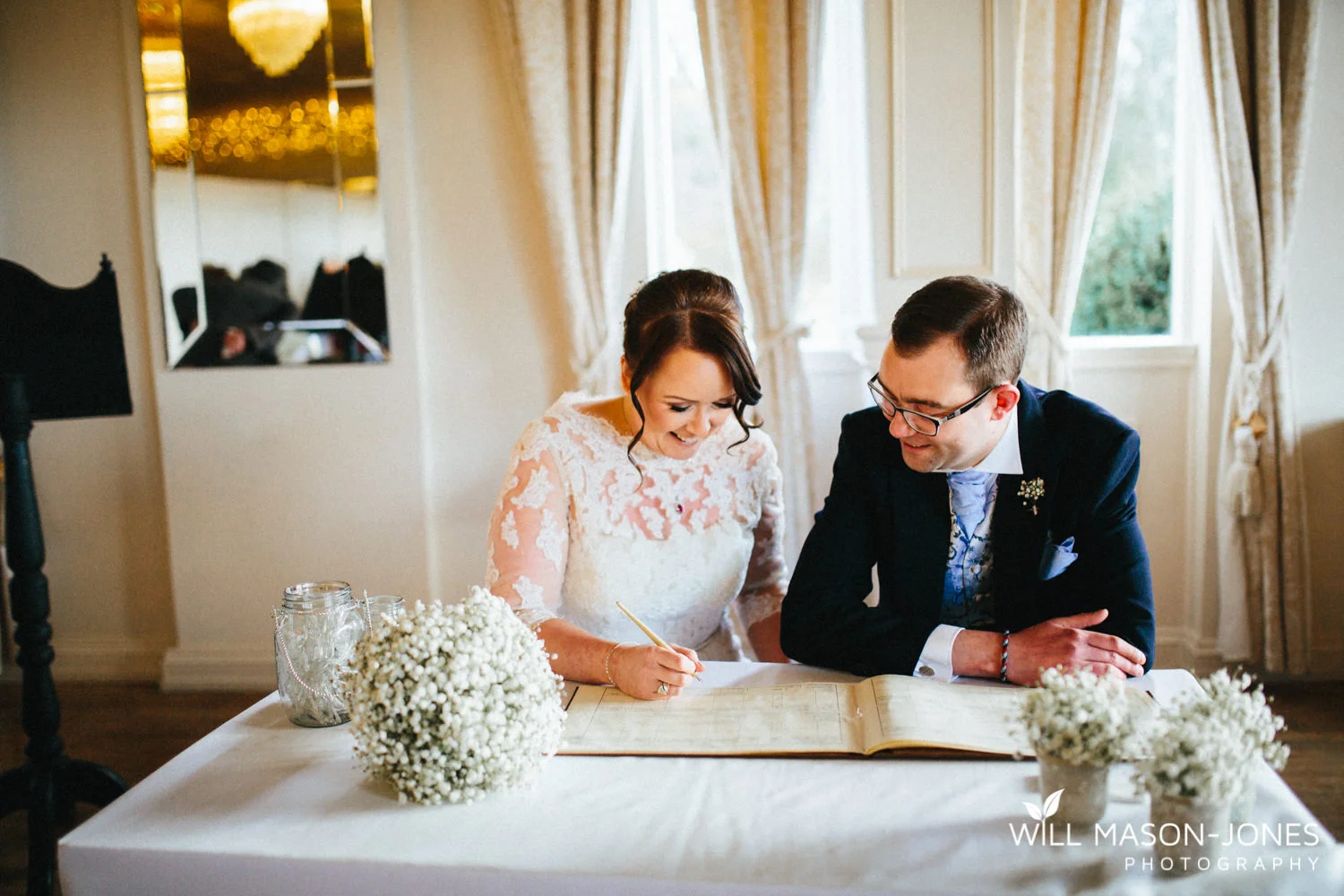 the-manor-crickhowell-wedding-documentary-photographer