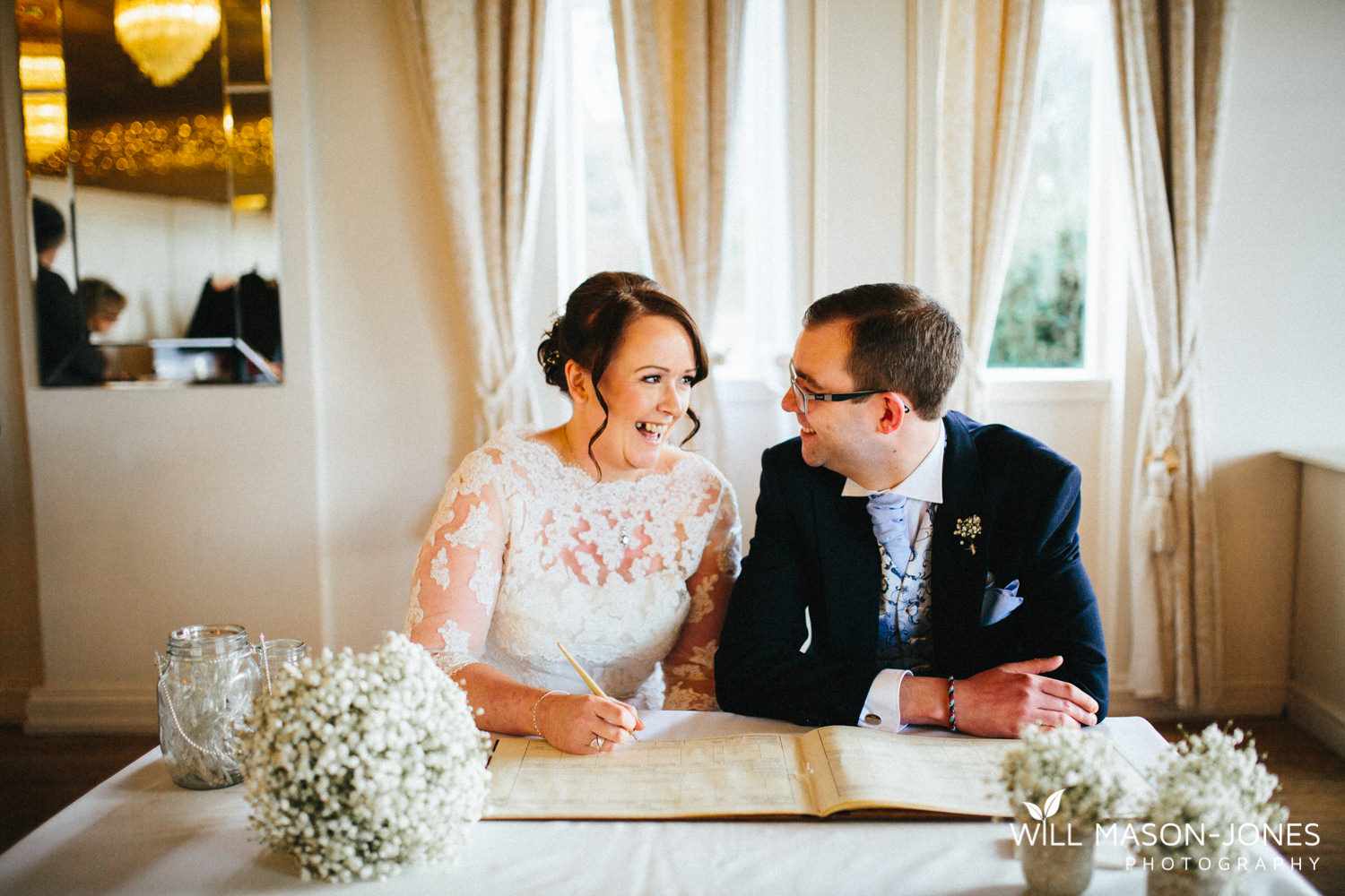 the-manor-crickhowell-wedding-documentary-photographer