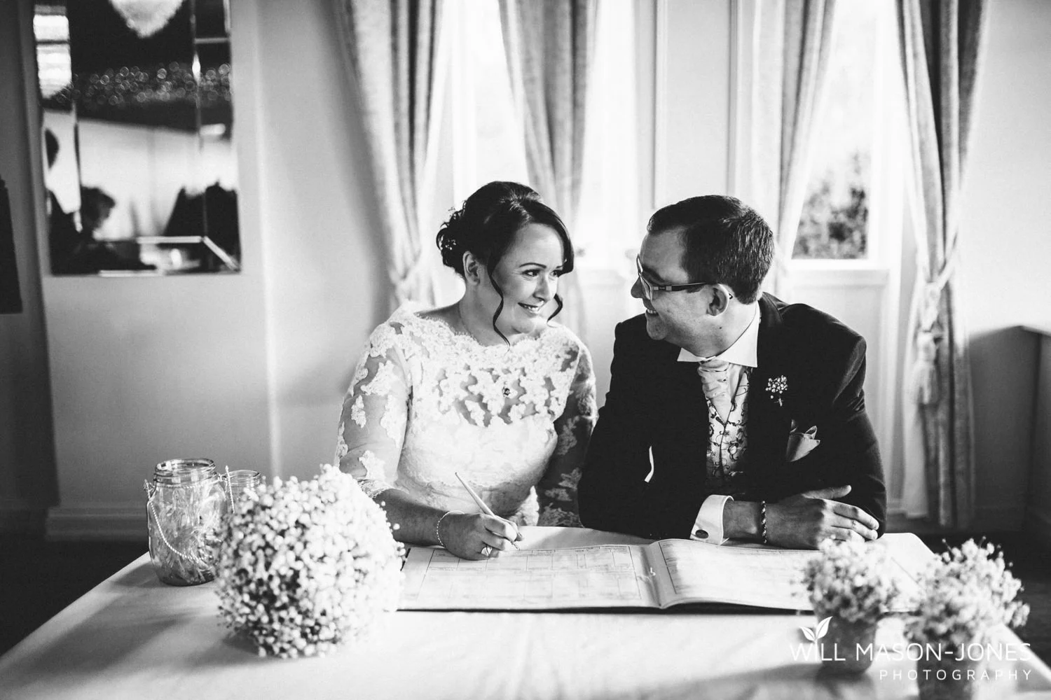 the-manor-crickhowell-wedding-documentary-photographer