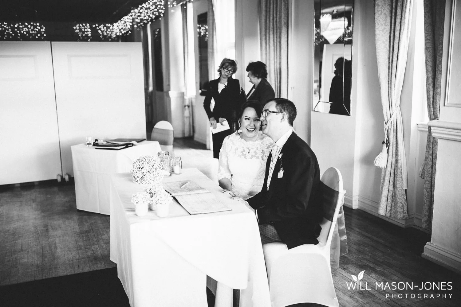 the-manor-crickhowell-wedding-documentary-photographer