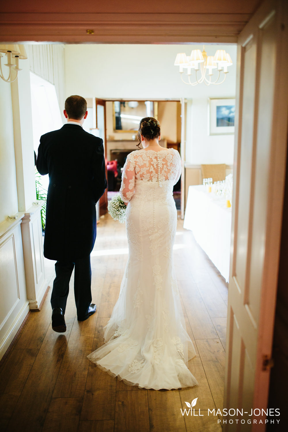 the-manor-crickhowell-wedding-documentary-photographer