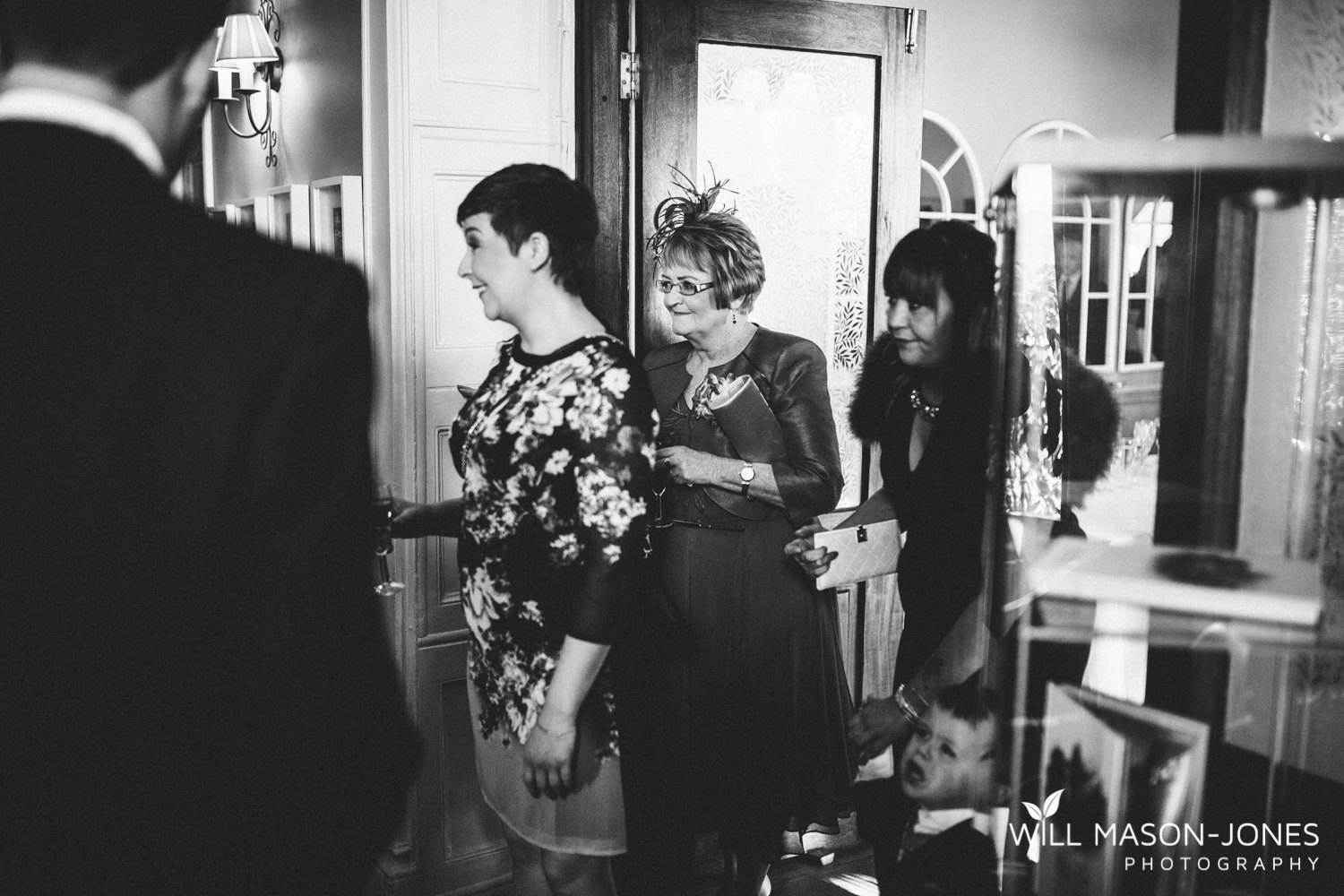 the-manor-crickhowell-wedding-documentary-photographer