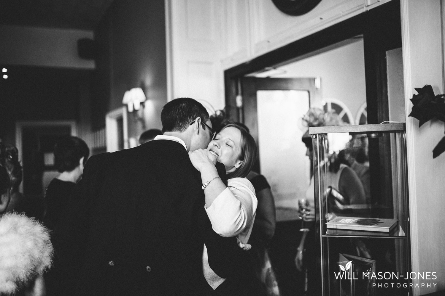 the-manor-crickhowell-wedding-documentary-photographer