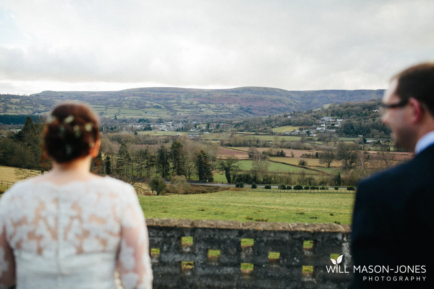the-manor-crickhowell-wedding-documentary-photographer
