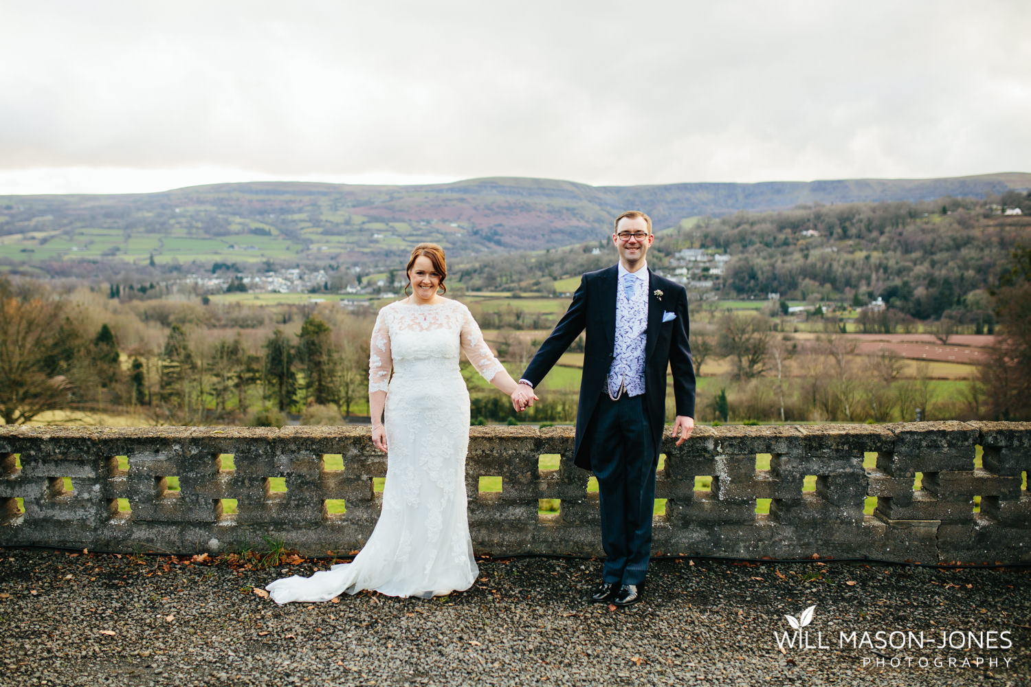 the-manor-crickhowell-wedding-documentary-photographer