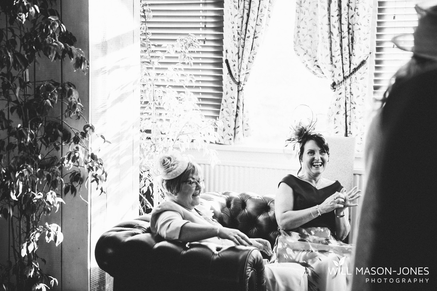 the-manor-crickhowell-wedding-documentary-photographer