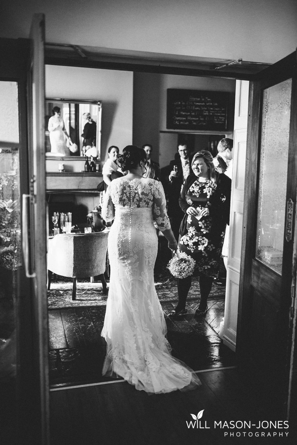 the-manor-crickhowell-wedding-documentary-photographer