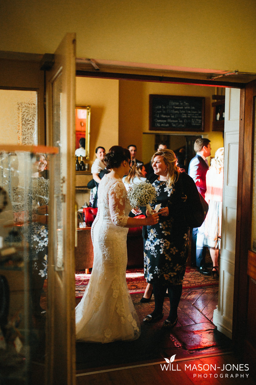 the-manor-crickhowell-wedding-documentary-photographer