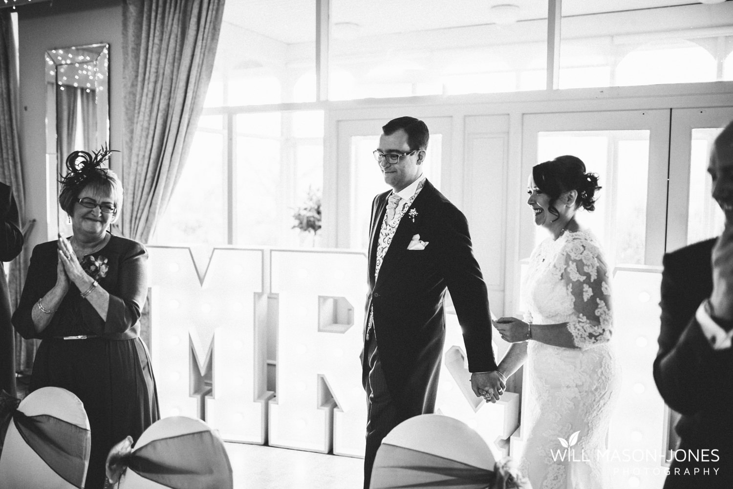 the-manor-crickhowell-wedding-documentary-photographer