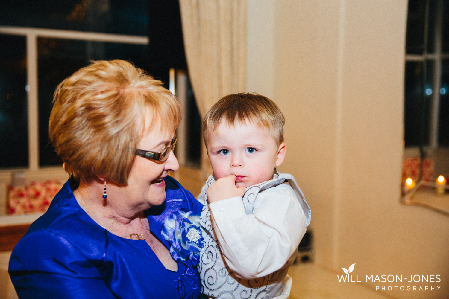 the-manor-crickhowell-wedding-documentary-photographer