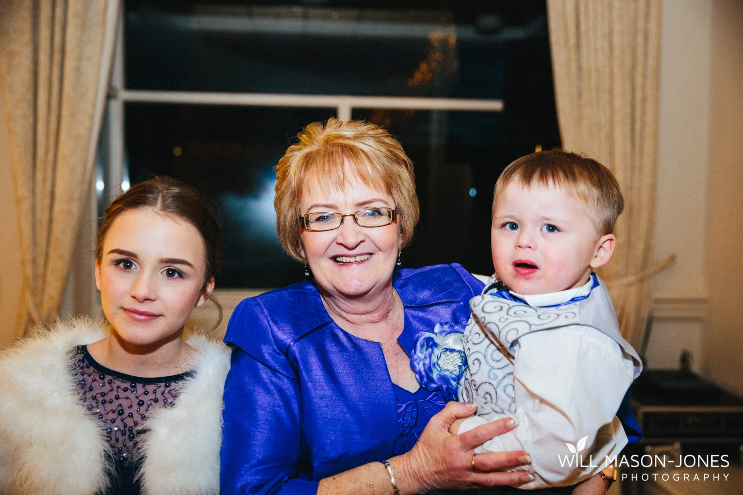 the-manor-crickhowell-wedding-documentary-photographer