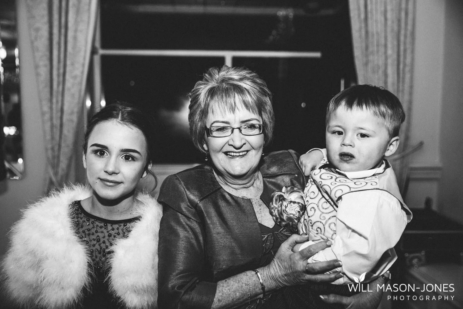 the-manor-crickhowell-wedding-documentary-photographer