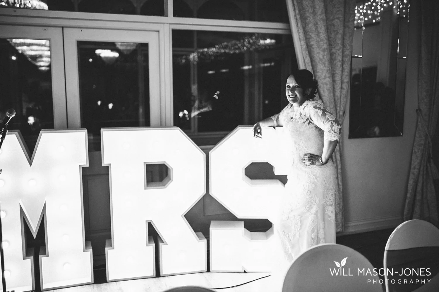 the-manor-crickhowell-wedding-documentary-photographer
