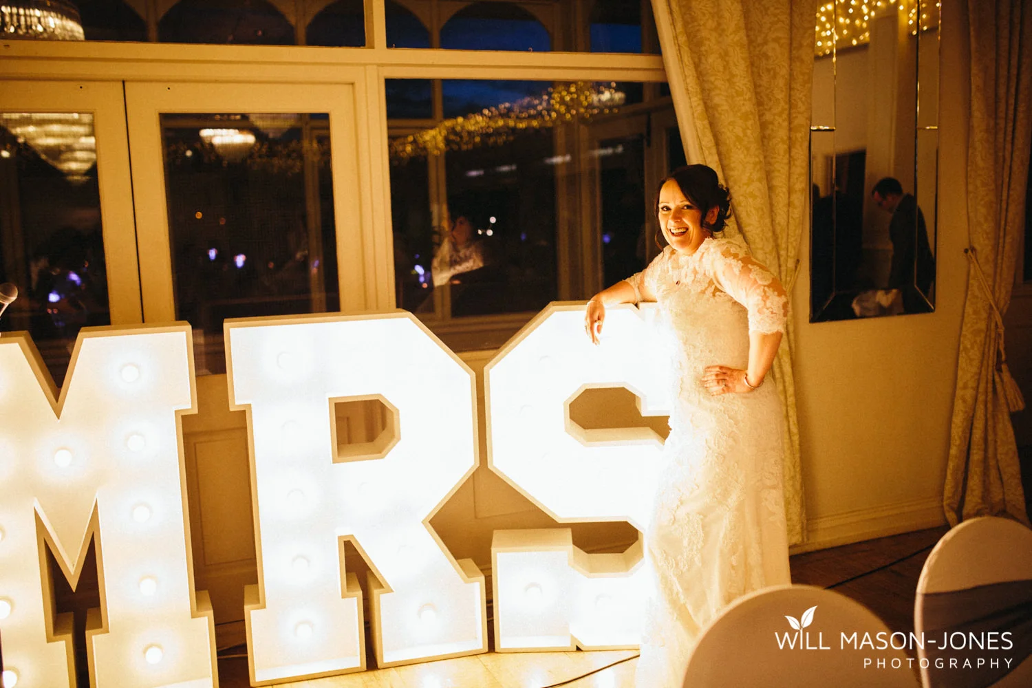 the-manor-crickhowell-wedding-documentary-photographer