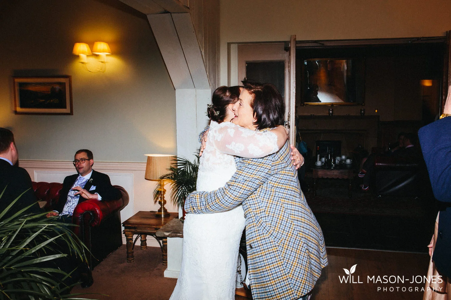 the-manor-crickhowell-wedding-documentary-photographer