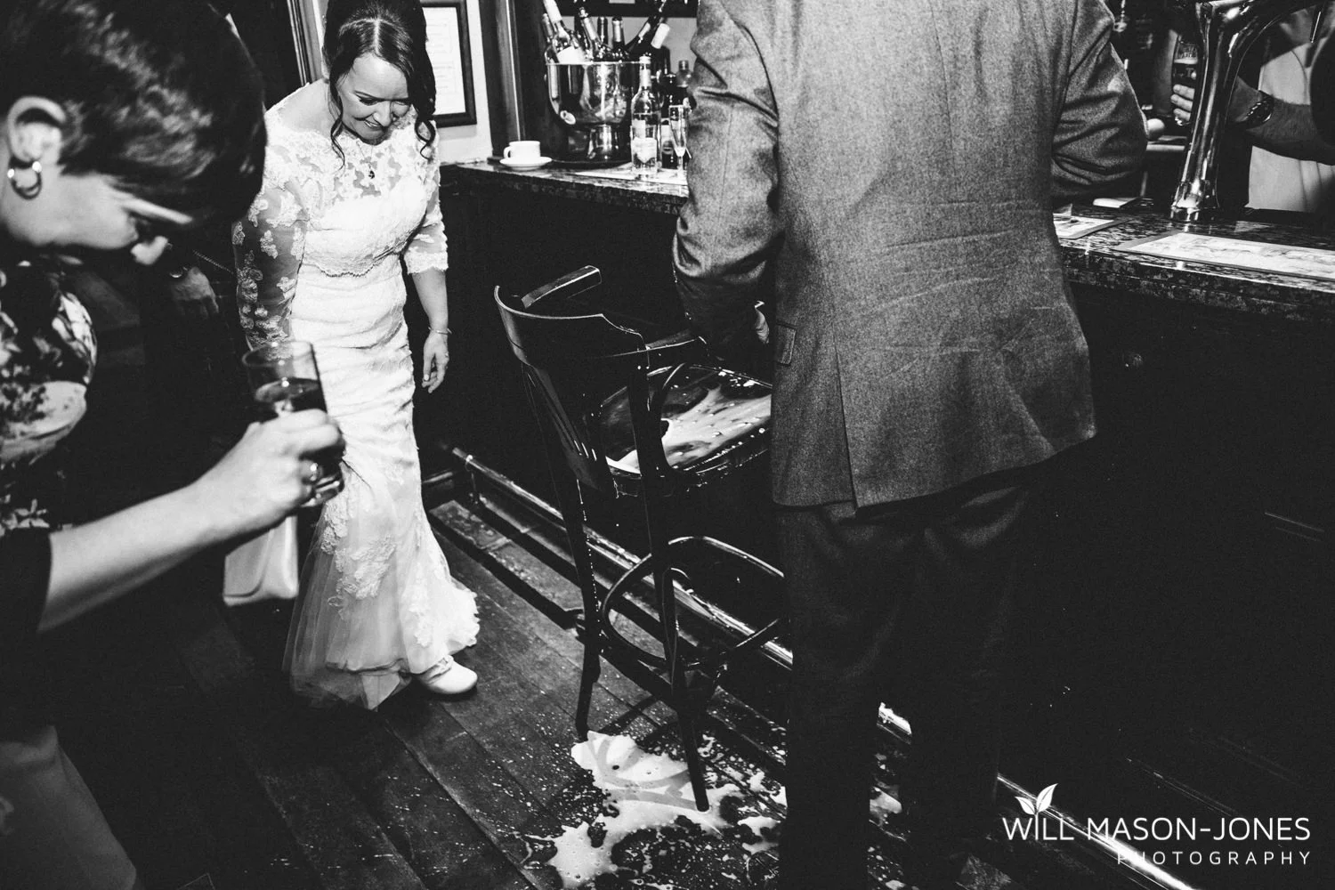the-manor-crickhowell-wedding-documentary-photographer