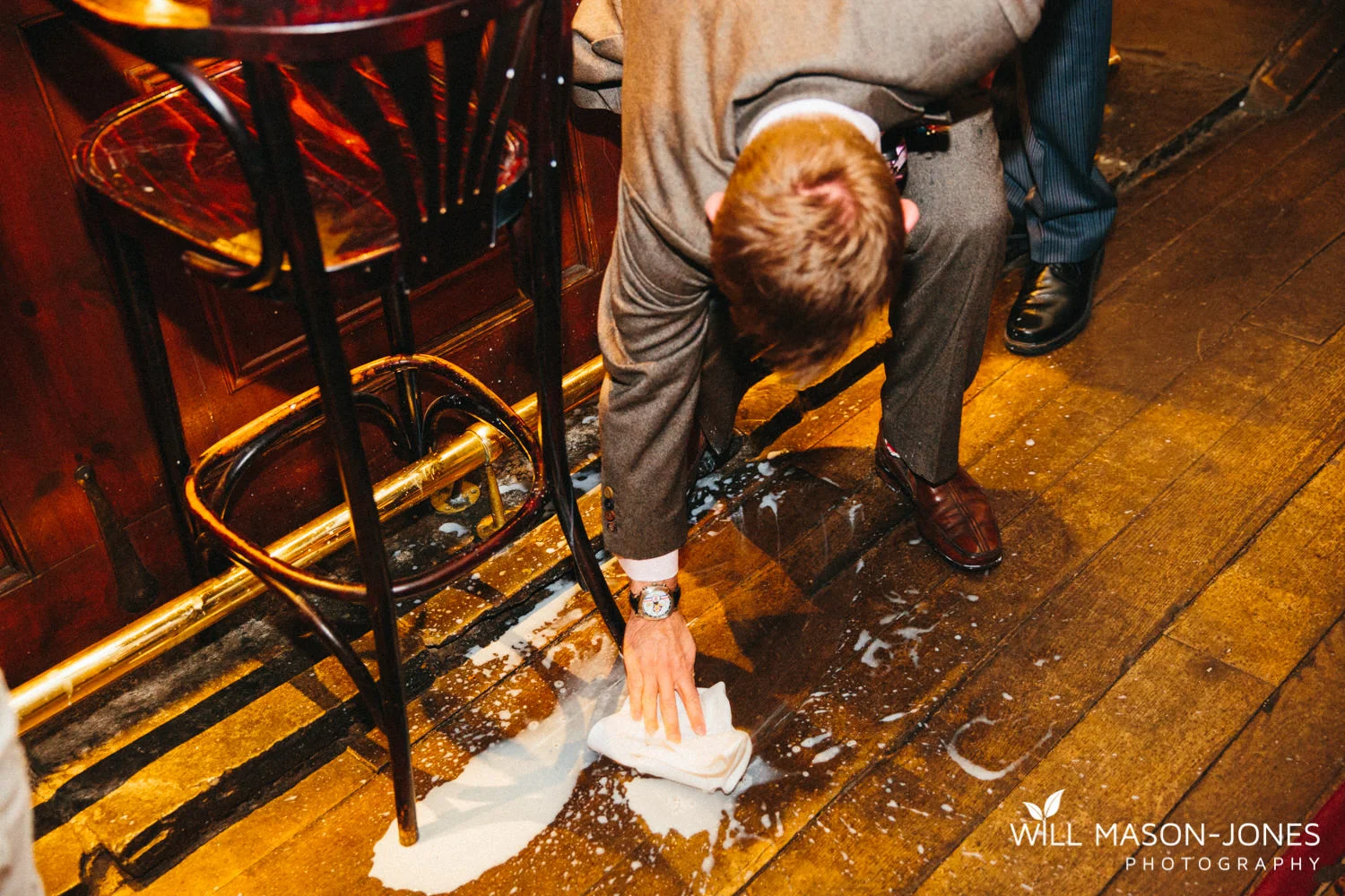 the-manor-crickhowell-wedding-documentary-photographer