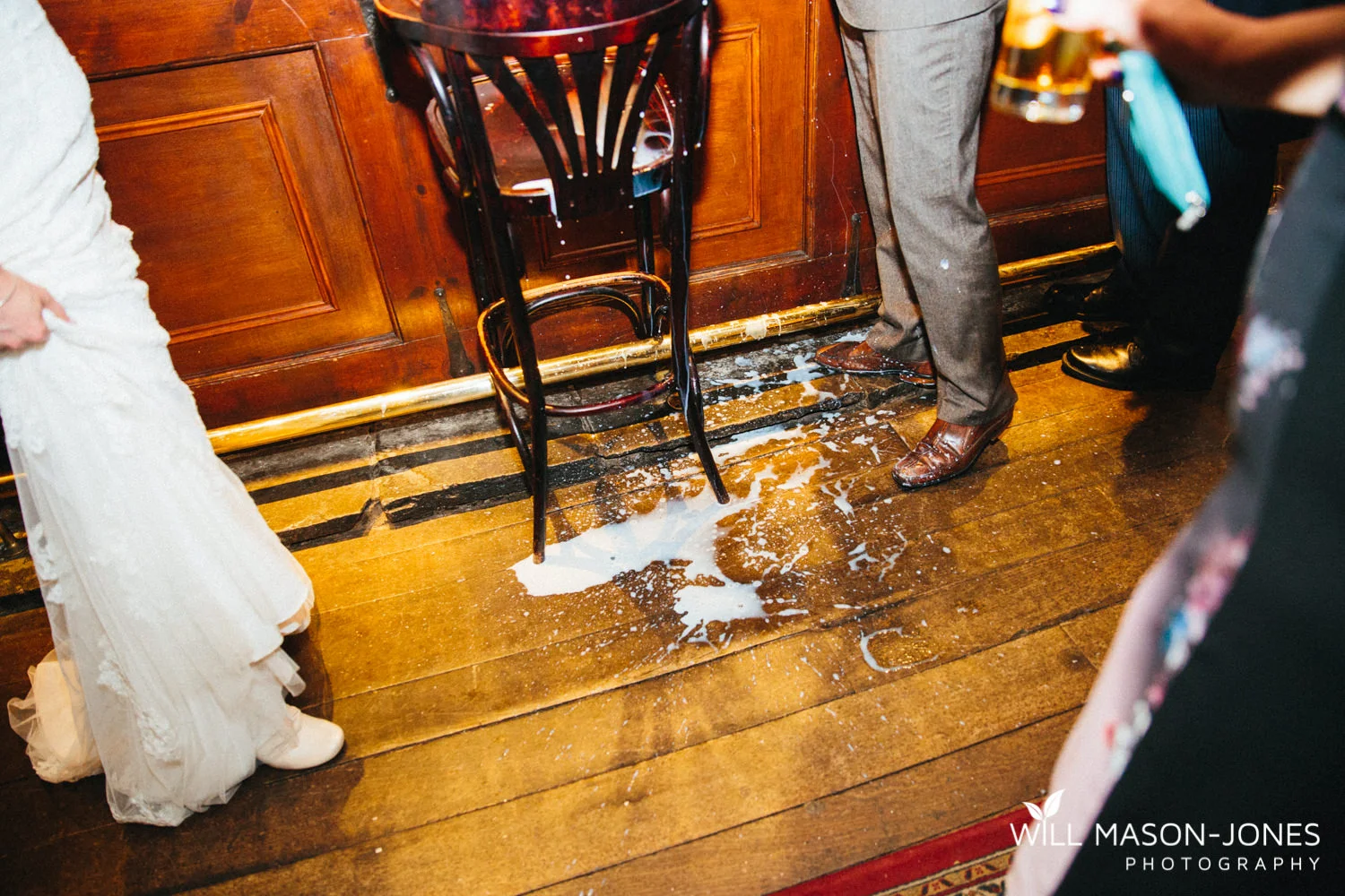 the-manor-crickhowell-wedding-documentary-photographer