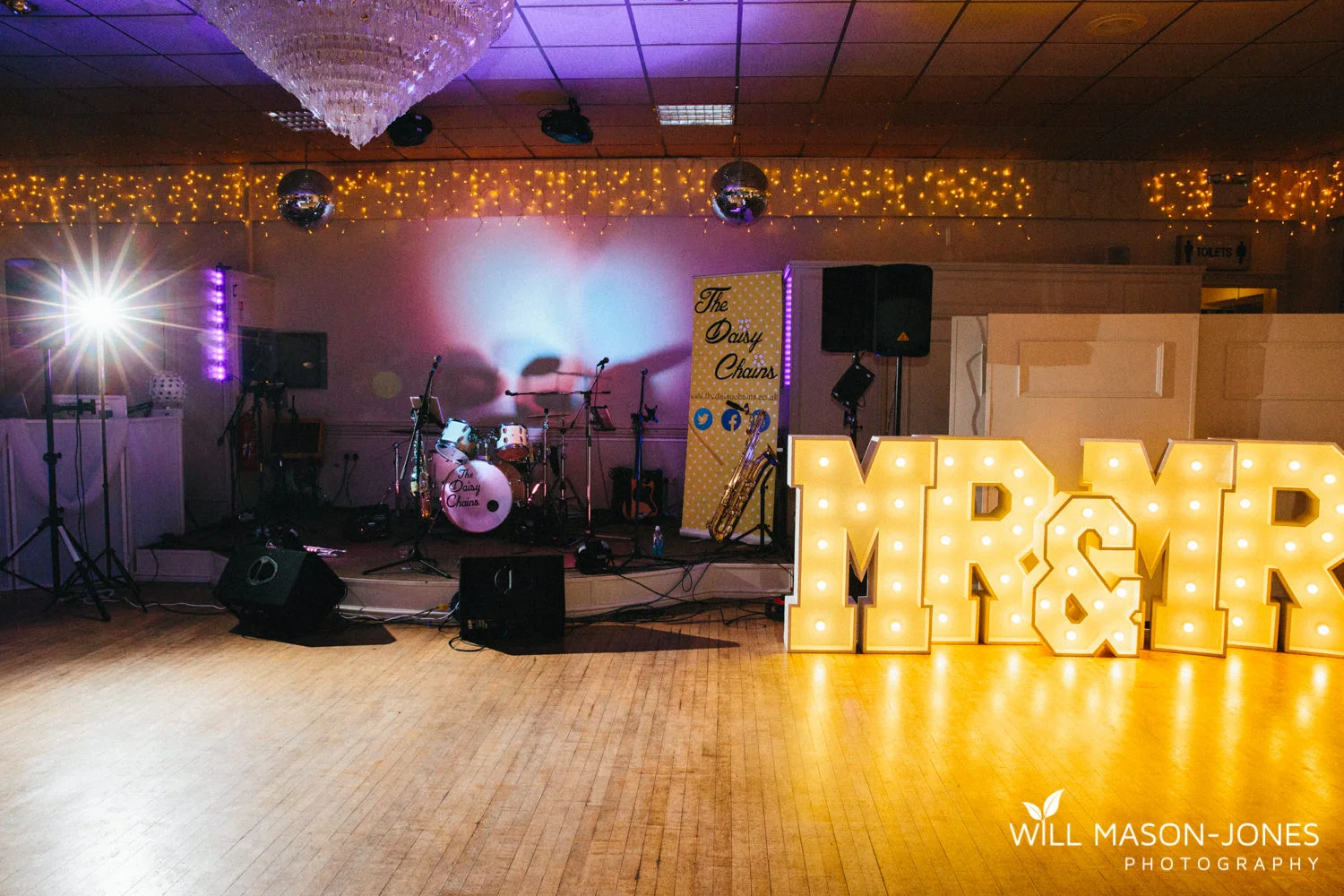 the-manor-crickhowell-wedding-documentary-photographer