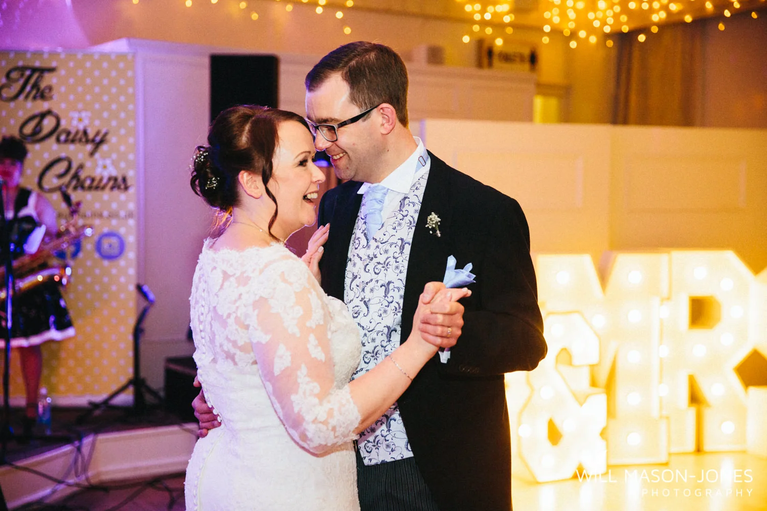 the-manor-crickhowell-wedding-documentary-photographer