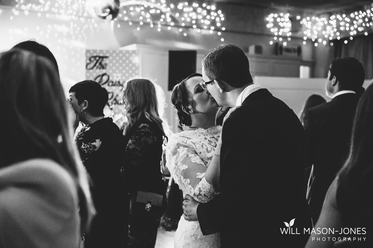the-manor-crickhowell-wedding-documentary-photographer