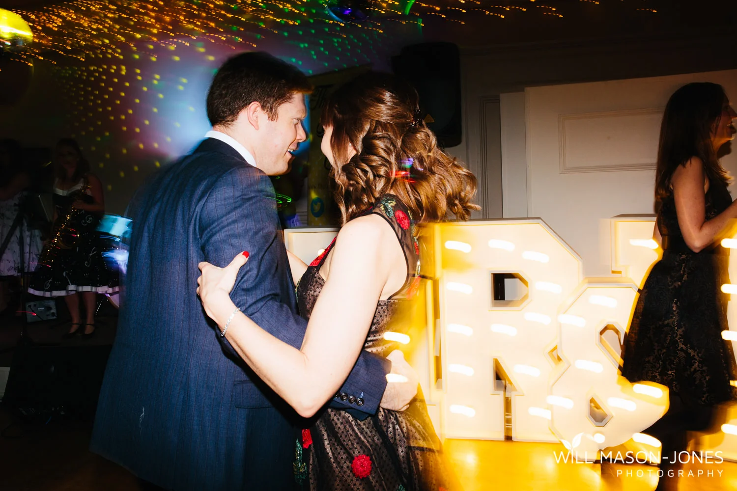 the-manor-crickhowell-wedding-documentary-photographer