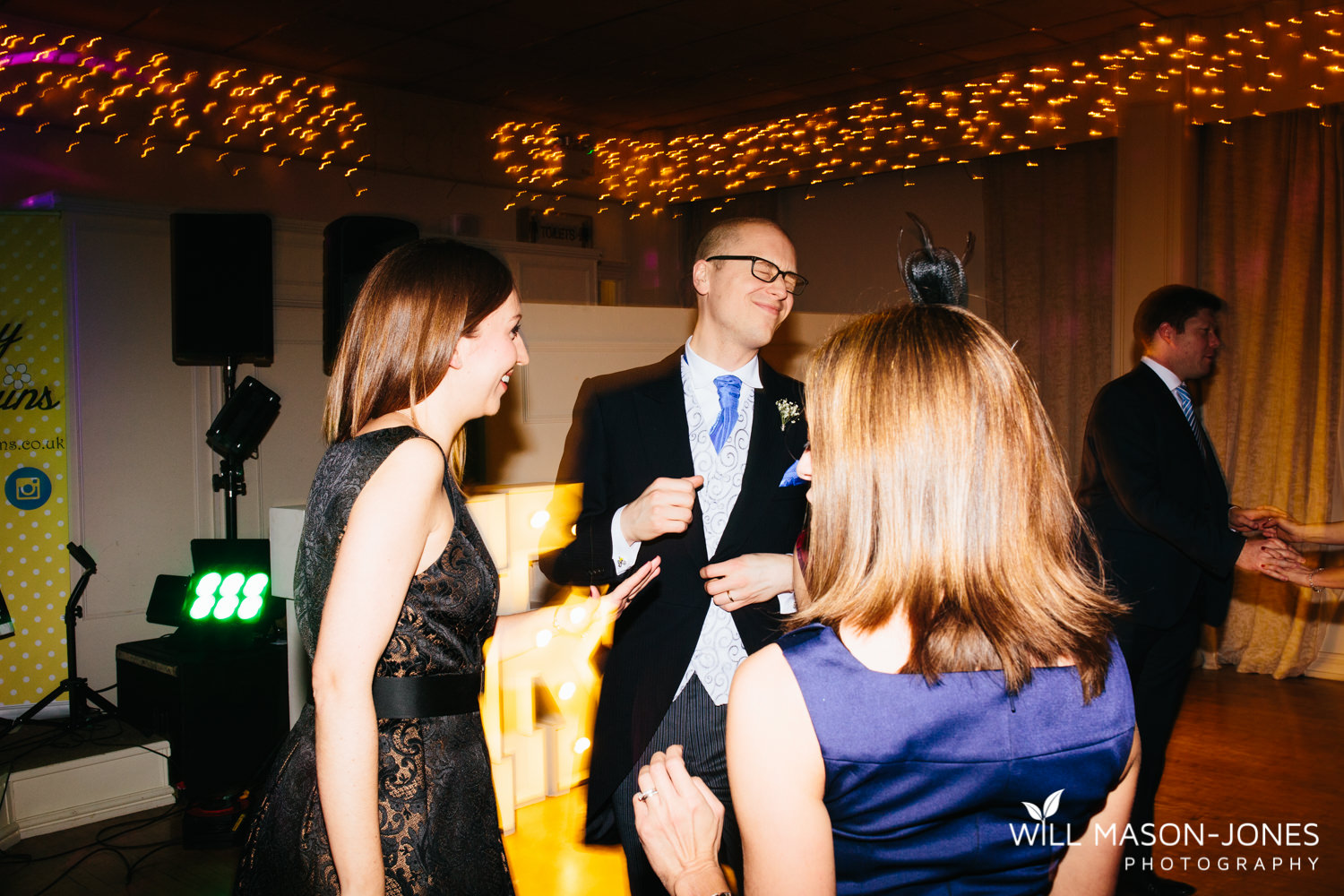 the-manor-crickhowell-wedding-documentary-photographer