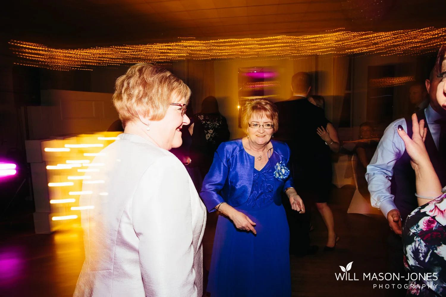 the-manor-crickhowell-wedding-documentary-photographer