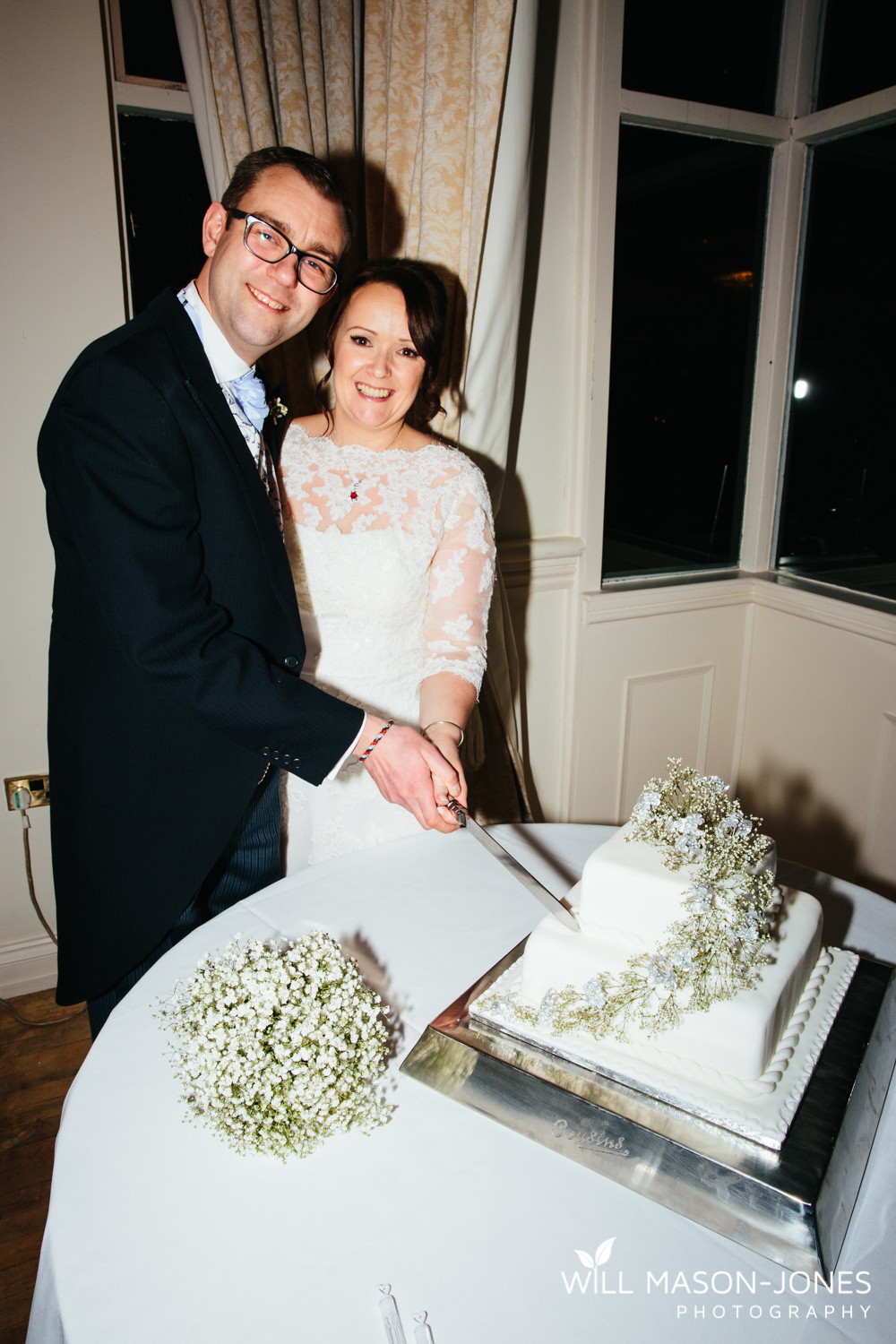 the-manor-crickhowell-wedding-documentary-photographer