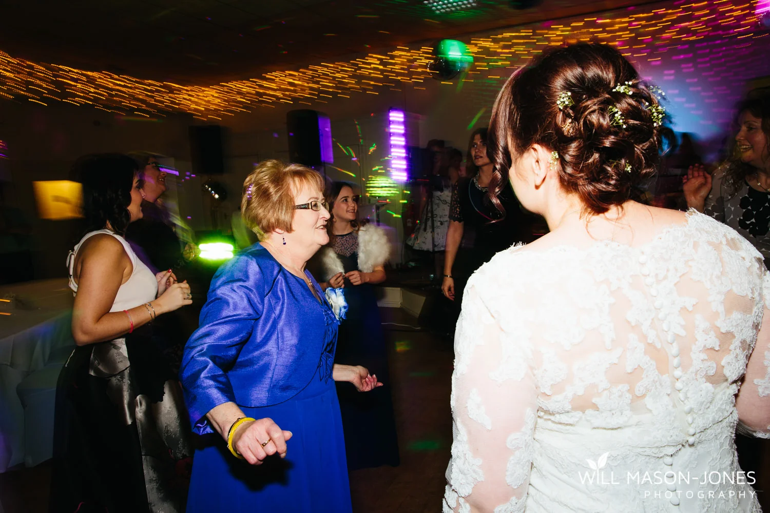 the-manor-crickhowell-wedding-documentary-photographer