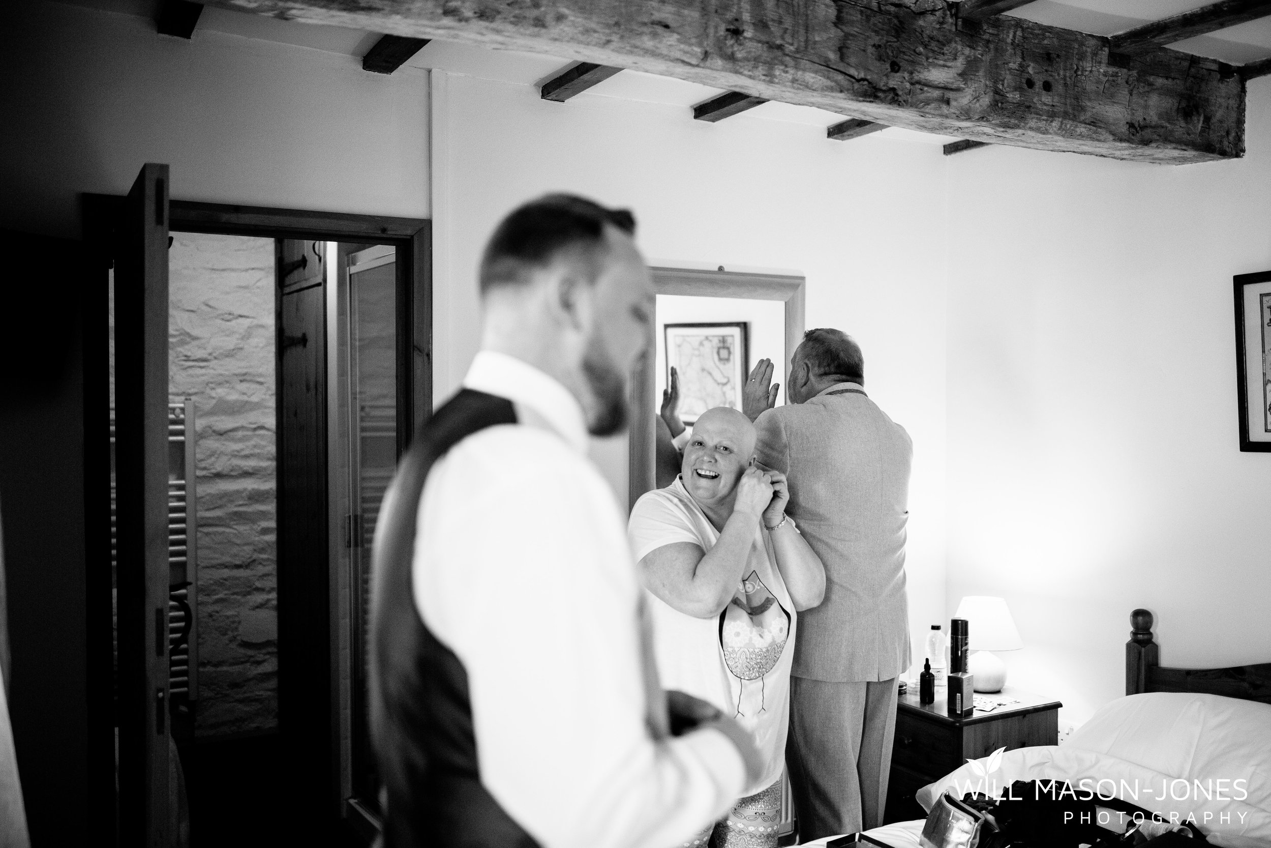 barn-y-brynych-brecon-swansea-wedding-photographer-cardiff-2.jpg