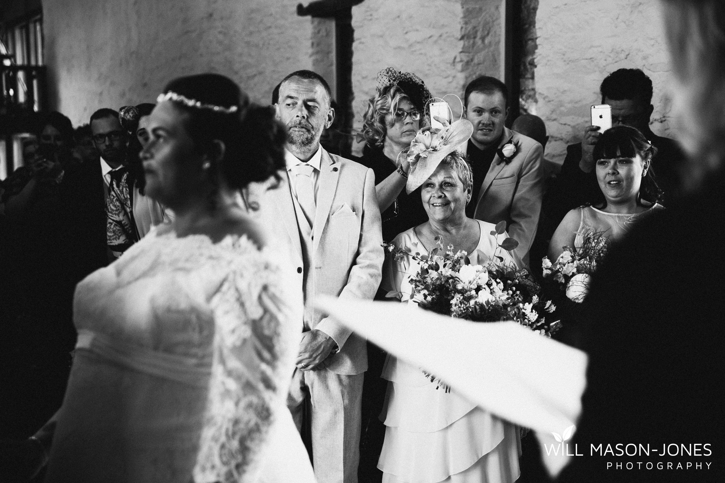barn-y-brynych-brecon-swansea-wedding-photographer-cardiff-10.jpg