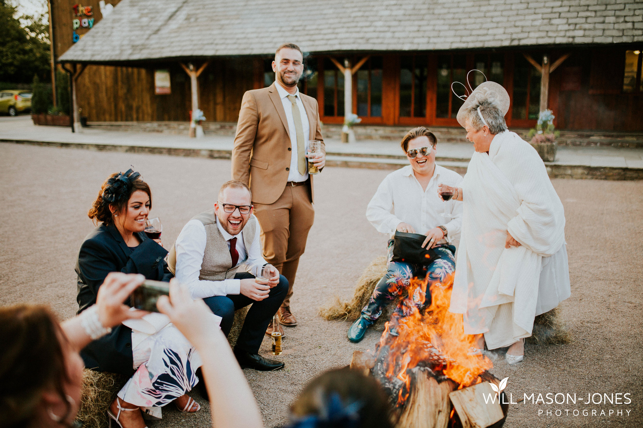 barn-y-brynych-brecon-swansea-wedding-photographer-cardiff-24.jpg