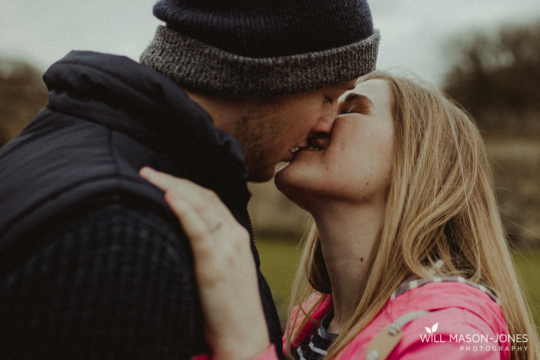  engagement pre-wedding photography southerndown cardiff beach 