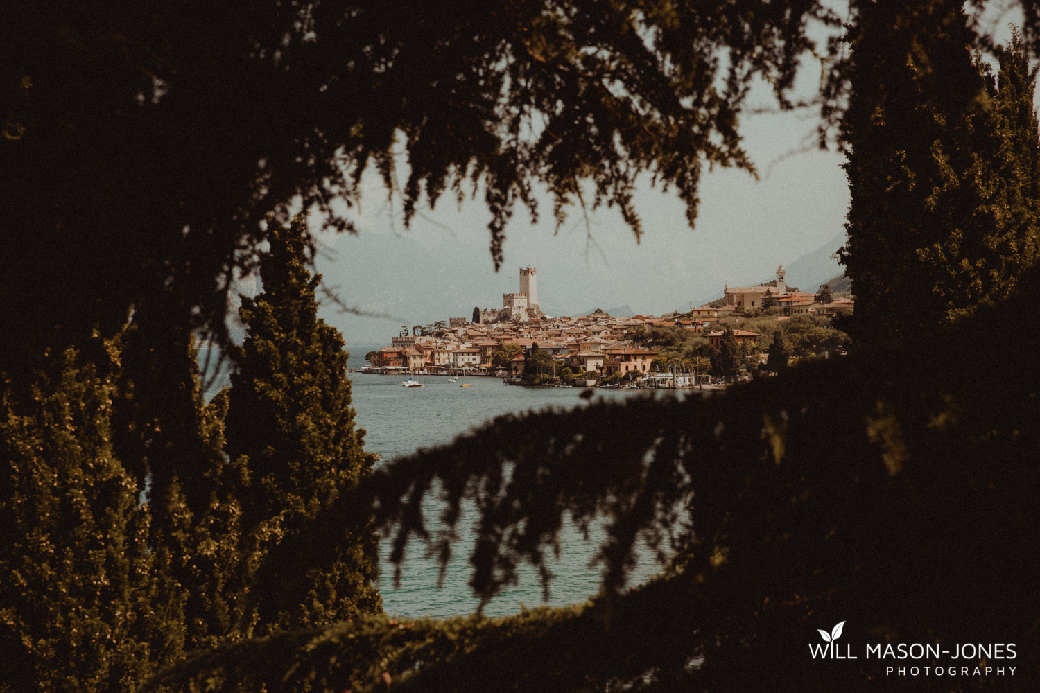  Lake garda weddings photographer at malcesine castle 