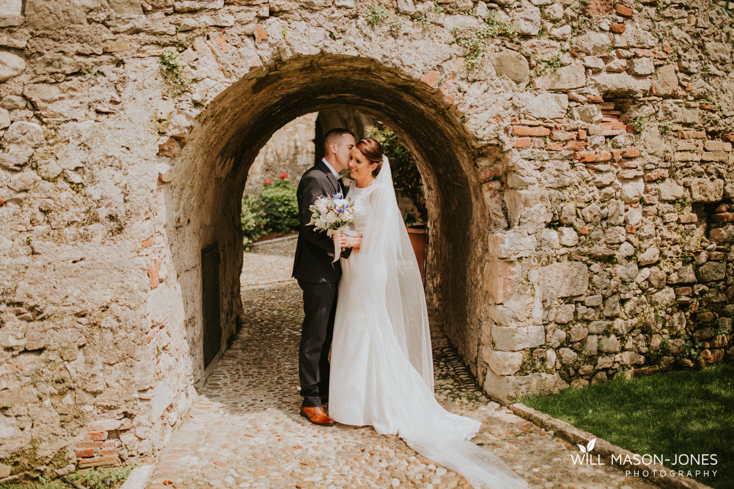  lake garda weddings italy malcesine castle couple photographs 