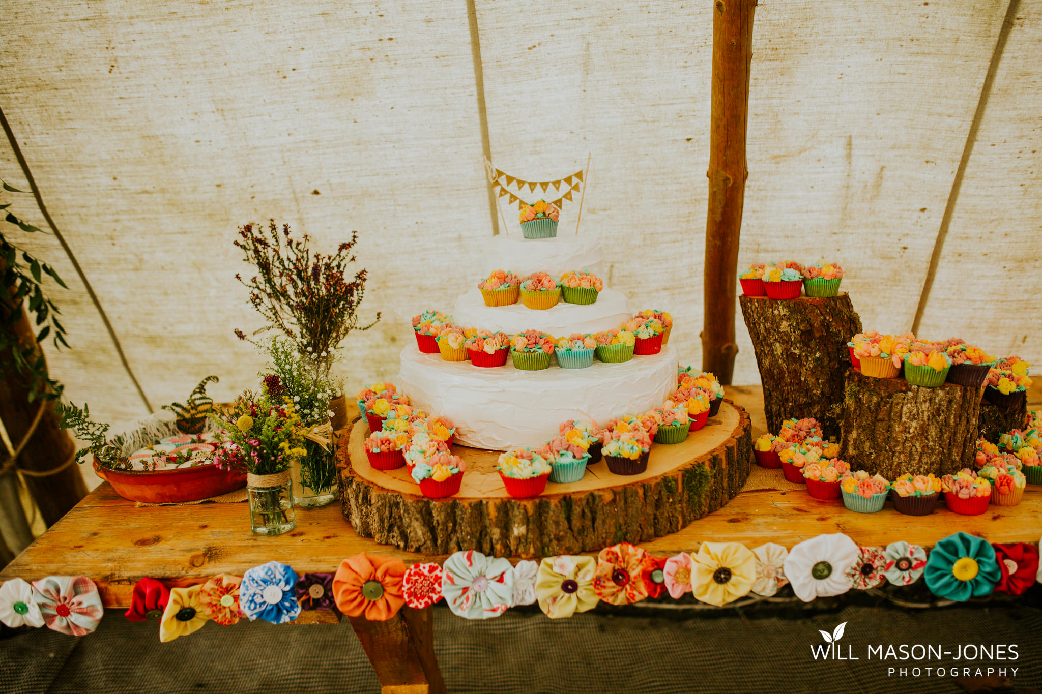  pen-y-banc-farm-tipi-wedding-decoration-photography 