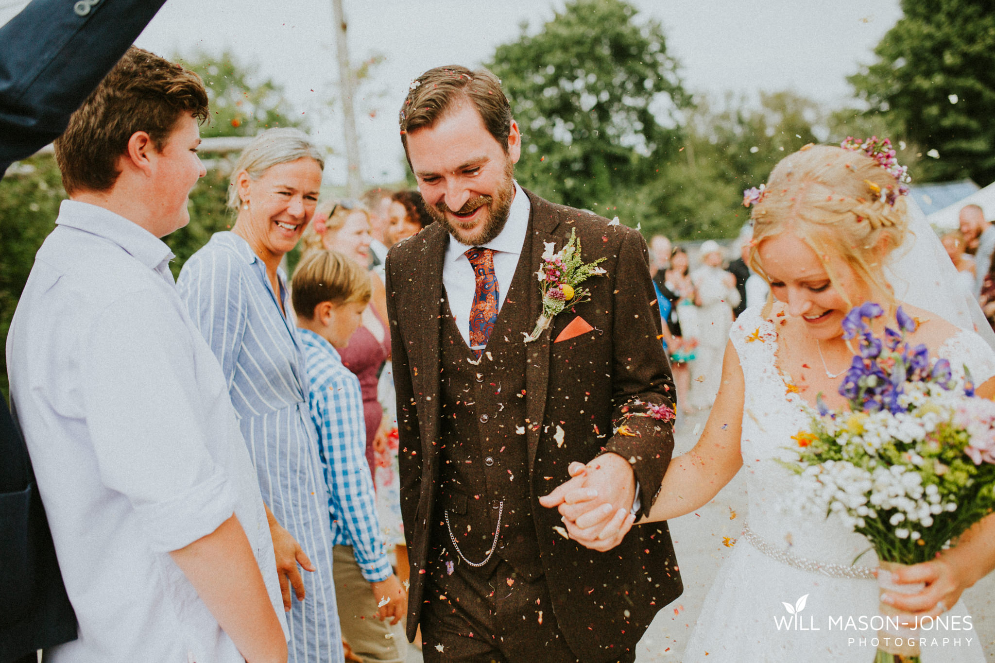  pen-y-banc-farm-tipi-wedding-carmarthen-outdoor-ceremony-photography 