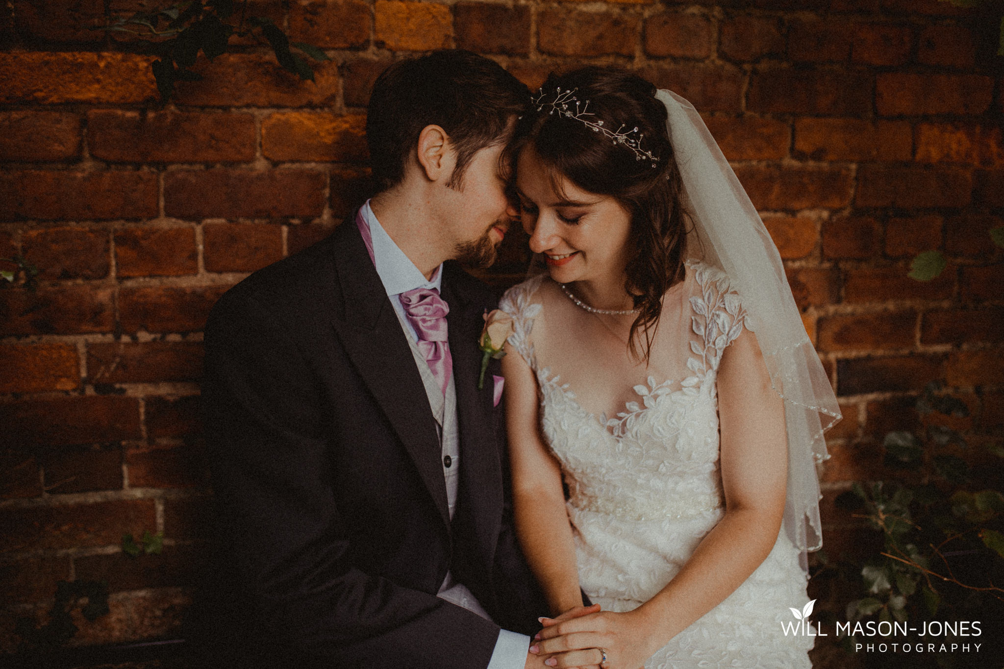 Sarah & Mike - Worcester Wedding Photographer - Diglis House Hotel