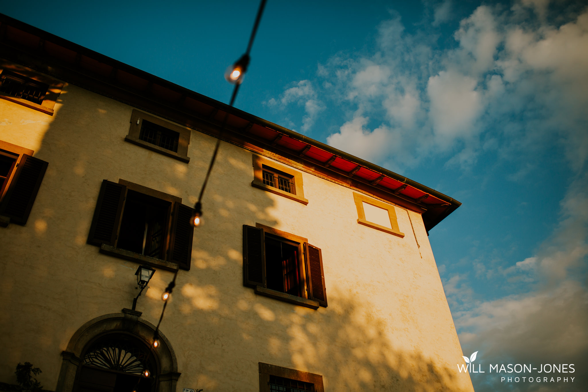  Borgo Il Castagno tuscany Italy villa destination wedding natural colourful guests fun photography 