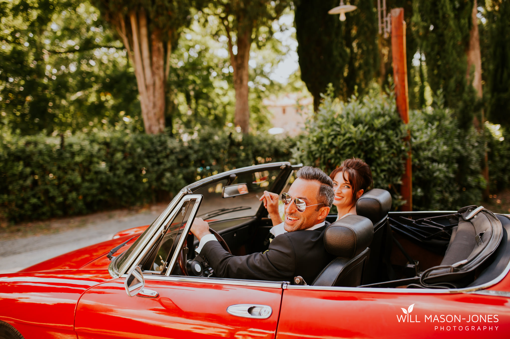  Borgo Il Castagno tuscany Italy villa destination wedding couple portraits vintage car 