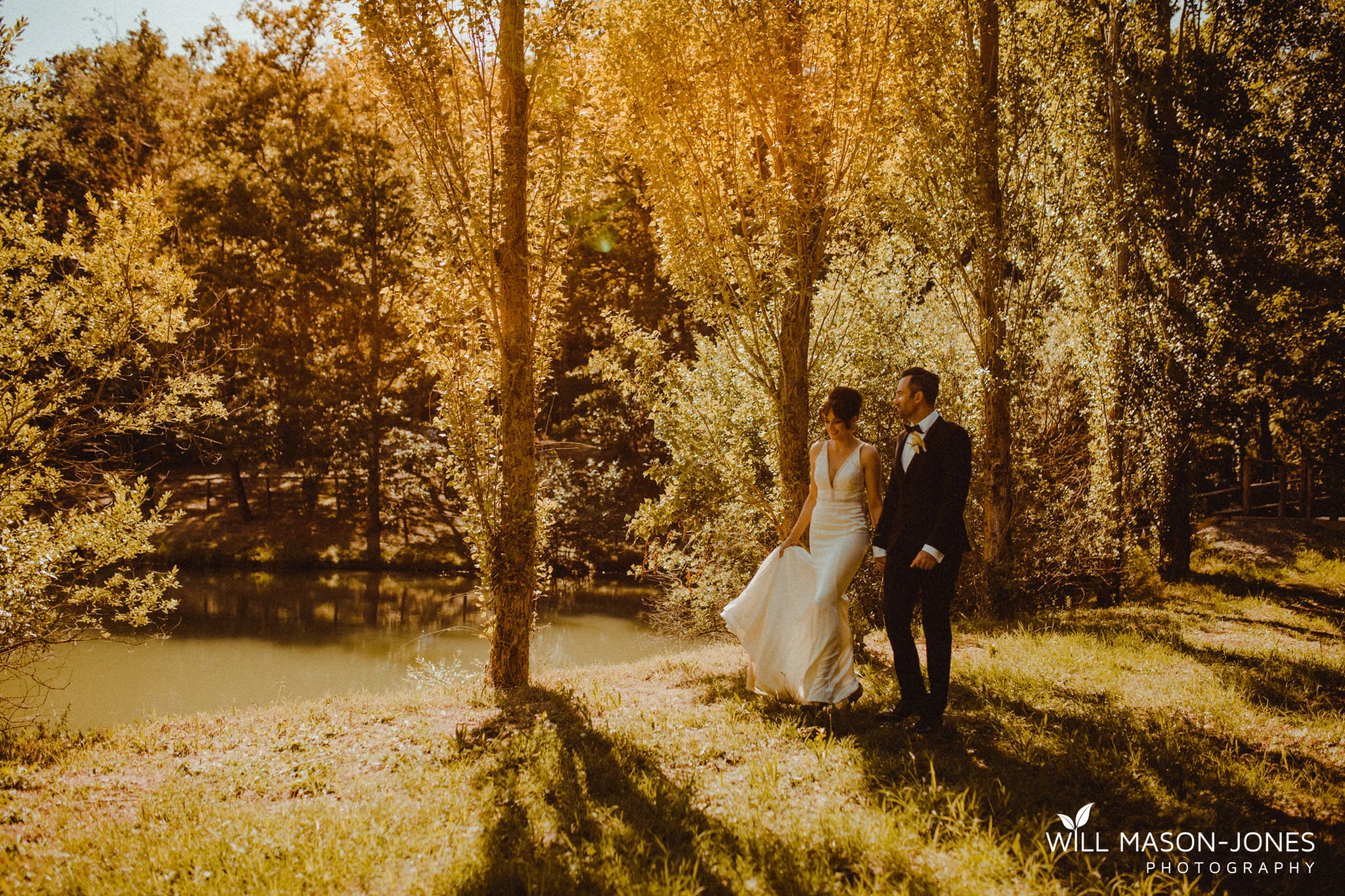  Borgo Il Castagno tuscany Italy villa destination wedding couple portraits vintage car 