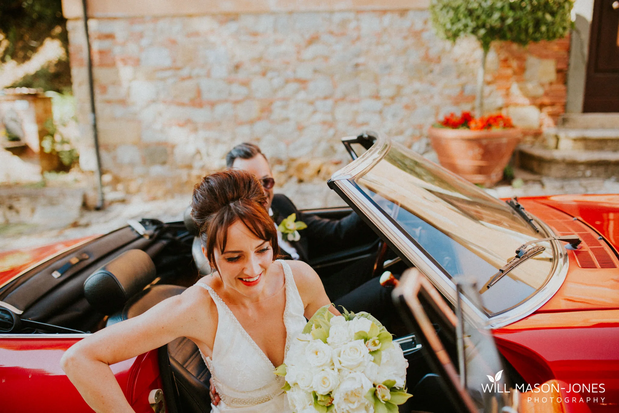  Borgo Il Castagno tuscany Italy villa destination wedding couple portraits vintage car 