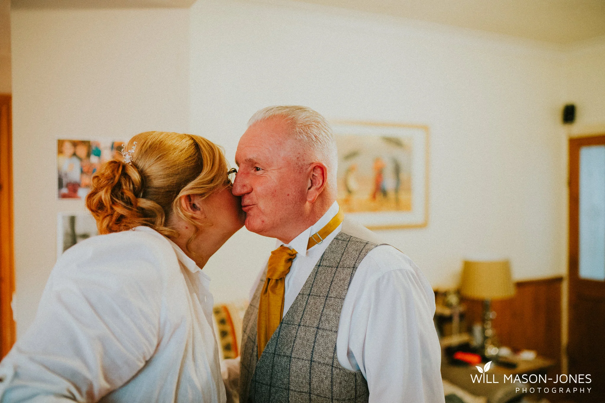  bridal preparations pontardawe wedding photography relaxed 