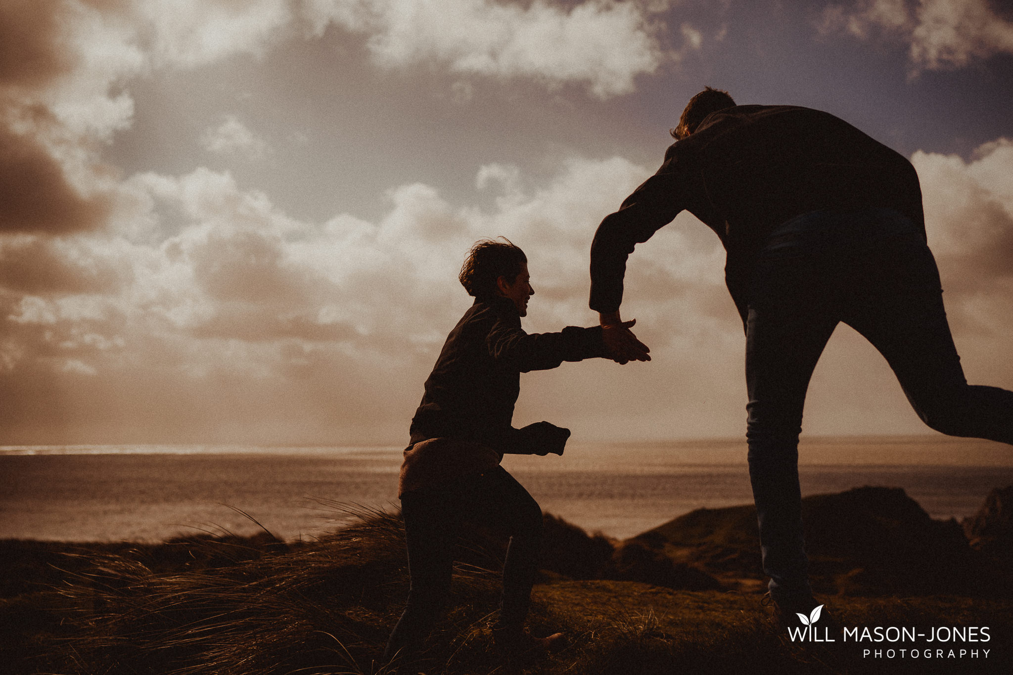  three cliffs bay swansea pre wedding couple photography earthy colourful relaxed photographer 